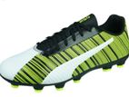 BRAND NEW FOOtBALL BOOT (ORIGINAL puma)