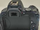 Canon EOS 200D
