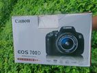 canon eos 700D