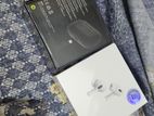 Chargers nad AirPods