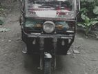 ছয় সিটের মিশুক গাড়ি