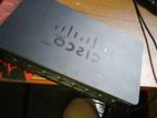 Cisco Sf95d--08 _ 8 Port -10/100 Dextop/laptop Switch..