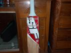 Cricket bat