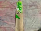 Cricket bat