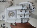 cricket gloves and inner (new)