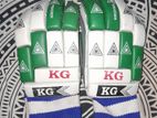 Cricket hand gloves