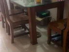 ডাইনিং টেবিল এবং চেয়ার