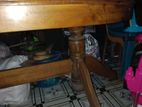 ডাইনিং টেবিল