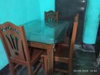 ডাইনিং টেবিল
