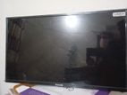 32" LED TV for sale