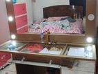 ড্রেসিং টেবিল বিক্রি করা হবে।