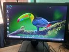 DeLL 19 inch Monitor//aktu spot acy