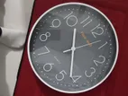 দেয়াল ঘড়ি একদম নতুনের মত