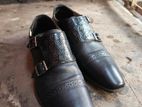 Double monk strap shoe