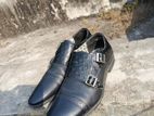 Double monk strap shoe