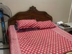 bed set and dreesing table