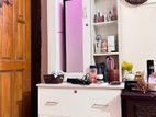 Dressing table (white)