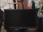 একেবারে নতুনের মতন আছে। ১ বছর হইছে।৩২ ইঞ্চহি টিভি নিছি তাই বিক্রি করবো