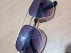 SUNGLASS