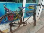 একটা পুরনো সাইকেল বিক্রি করা হবে