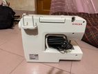 একটা সেলাই মেশিন বিক্রি হবে একবারে নতুন।