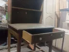 একটা সুন্দর পড়ার টেবিল বিক্রি হবে