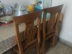 একটি ৬ চেয়ার এর ডাইনিং টেবিল