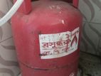 একটি বসুন্ধরা গ্যাস সিলিন্ডার বিক্রি করা হইবে।।