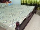 একটি খাট বিক্রি