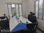 একটি কনফারেন্স টেবিল বিক্রি হবে