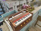একটি ফুল ফ্রেশ হারমোনিয়াম বিক্রি করা হবে