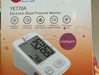 Electronic blood pressure monitor