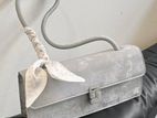 Elegant White Shoulder Bag with Bow Accent