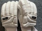 EM gloves cricket