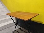 Folding table