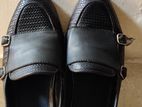 Formal shoes sell