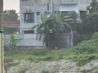 গুলশান বনানী লেক পাড় একটি জমি বিক্রয় হবে
