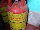 গ্যাসের চুলা ও সিলিন্ডার