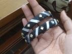 হাতে বানানো চুড়ি