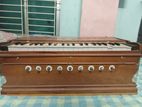 harmonium(music-instrument)