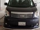 Toyota Noah minivan 2012