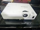 Hitachi CP-WX3041WN video projector