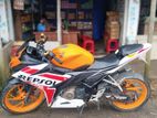 Honda CB150R . 2019