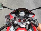 Honda CBR 150r 2015