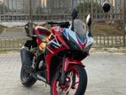 Honda CBR 150R . 2020