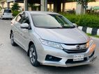 Honda Grace Hybrid 2016