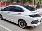 Honda Grace ফ্যামিলি ব্যবহৃত 2015