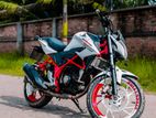 Honda Streetfire CB150R 2016