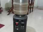 Hot and cold water machine