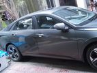 Hyundai Elantra . 2022